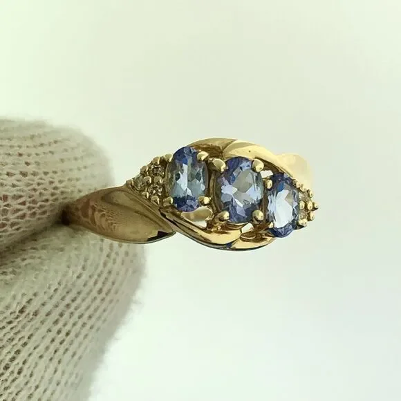 Gorgeous 14k Yellow Gold Oval Triple Tanzanite Diamond Twist Ring Size 9.75